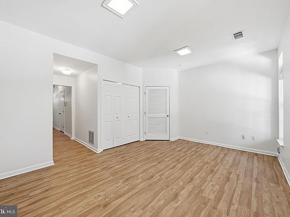 4th image of 2957 Huntington Grove Sq