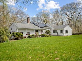 34 Osprey Dr, Gales Ferry, CT 06335