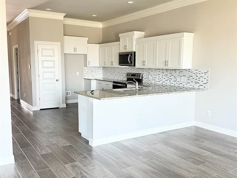 100 Bailey Kay Ct #B — Photo 8