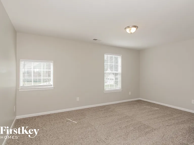3010 Robusta Ct — Photo 12