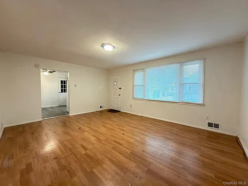 18 Bedford Ave Photo 1
