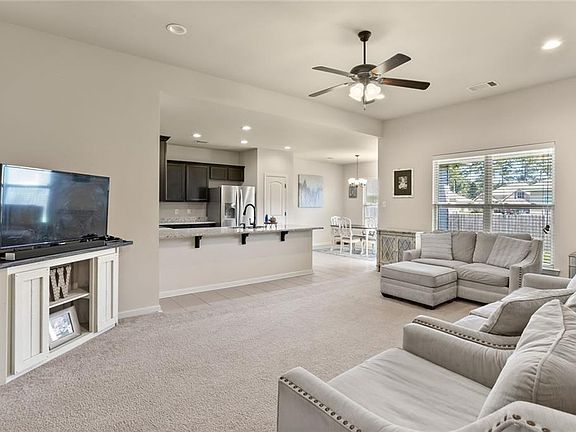 4th image of 1349 N Creek Dr