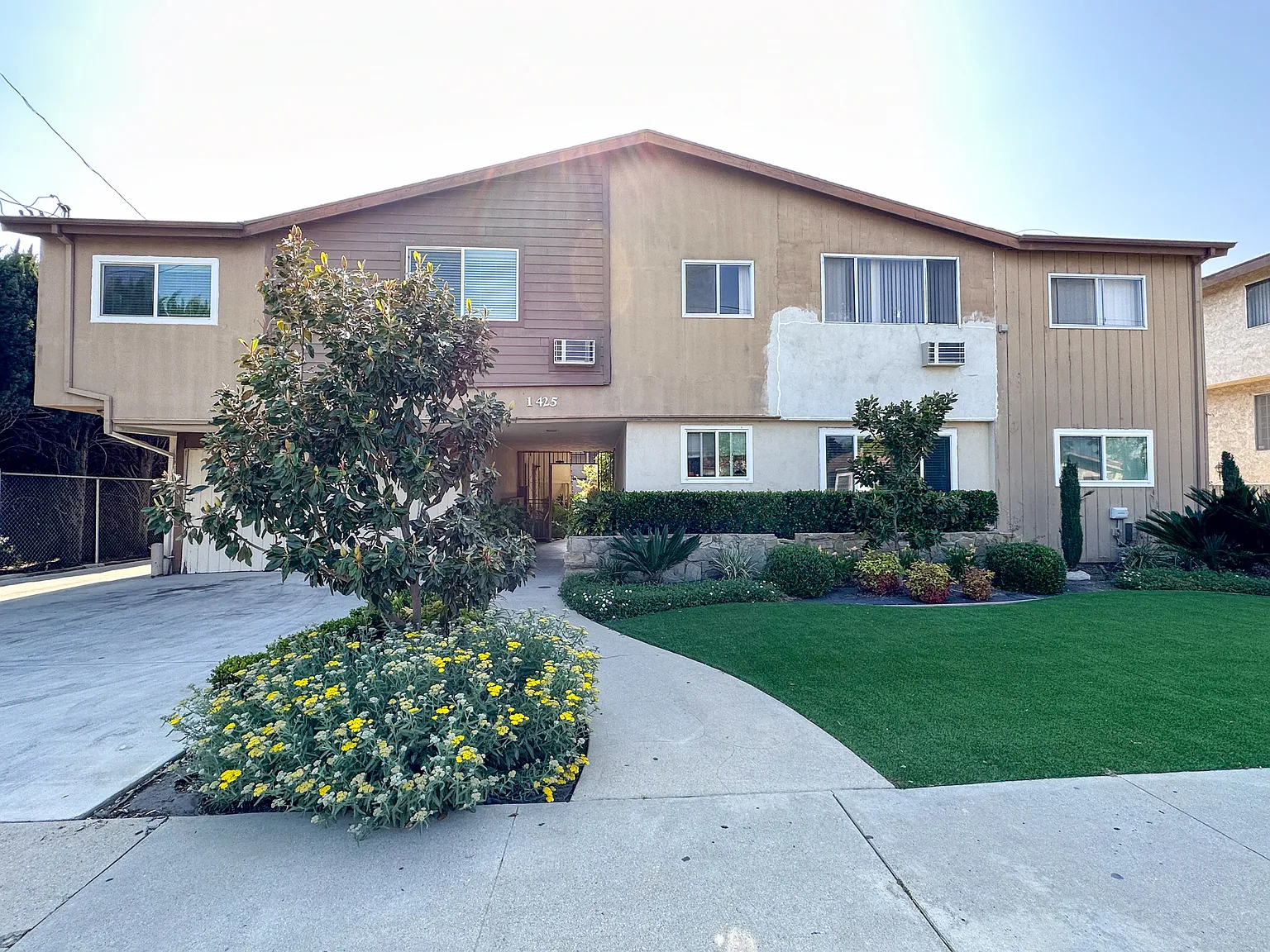 1425 S Marguerita Ave — Photo 1