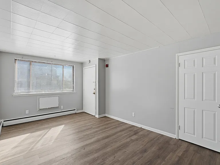 Fernrock Apartments — Photo 6