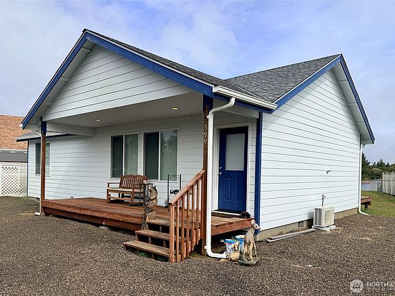 4th image of 399 N Razor Clam Drive SW