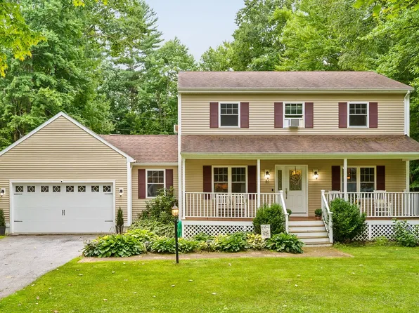 51 Greenbriar Drive, Essex, VT 05452