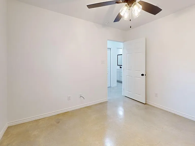 209 Elbert Ln #B — Photo 4