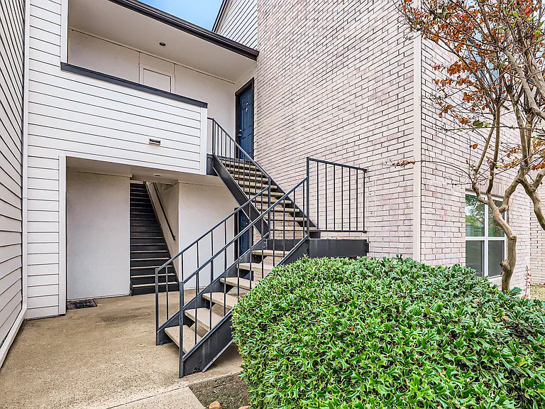 The Tallows Apartments — Photo 24