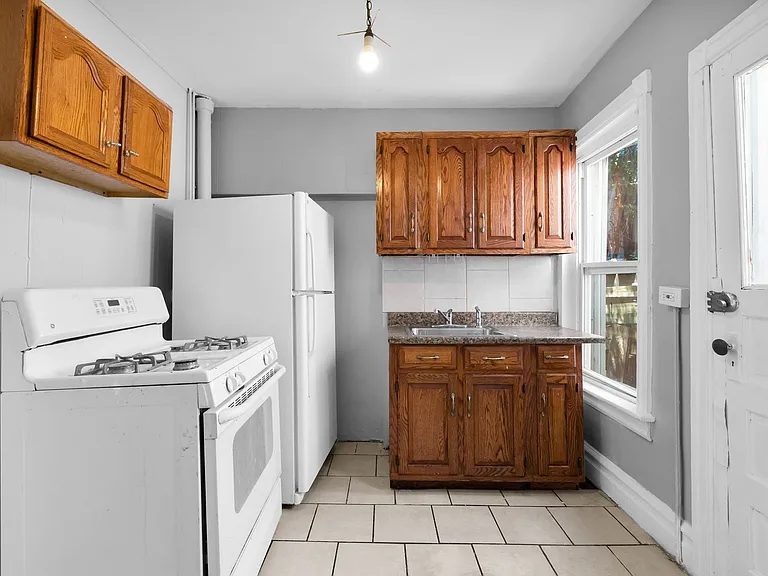 622.5 N Silk St — Photo 14