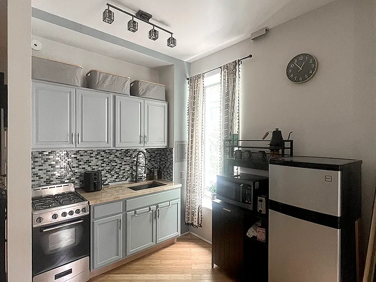 14 Christopher St #2 — Photo 3