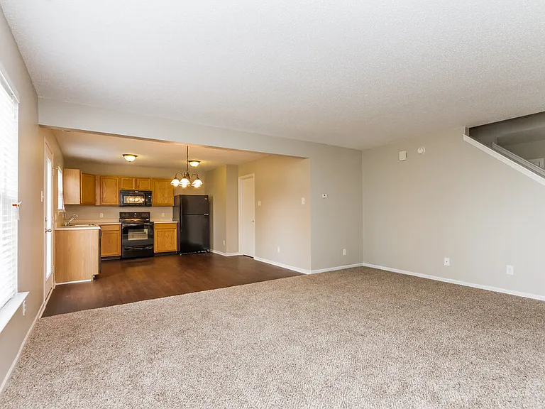 924 Bentgrass Dr — Photo 4