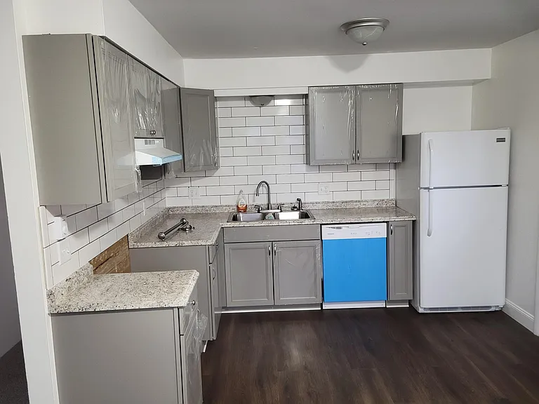 807 Indiana Ave — Photo 2