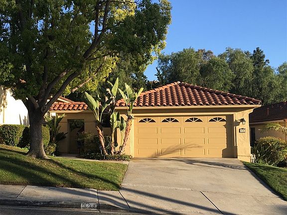 2nd image of 831 Huckleberry Ln
