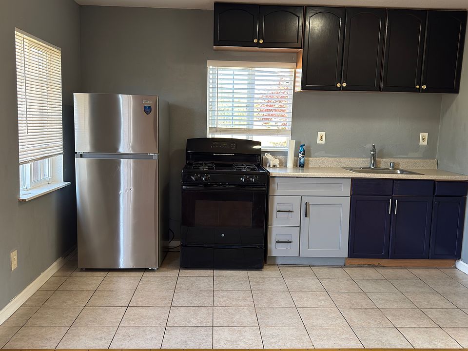 1st image of 209 Laurel Ave