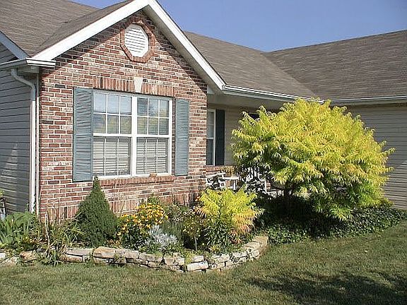 Front-Yard Shade Garden