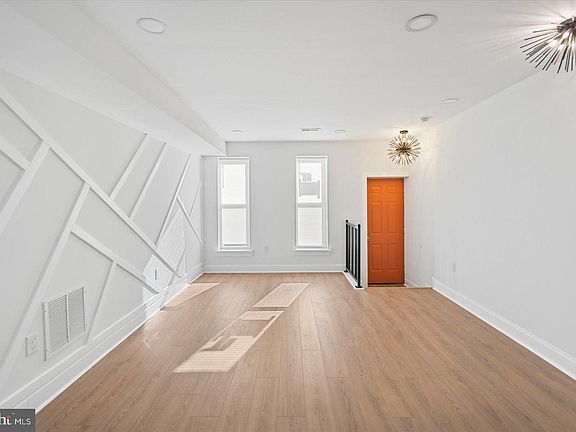 4th image of 2436 E Biddle St