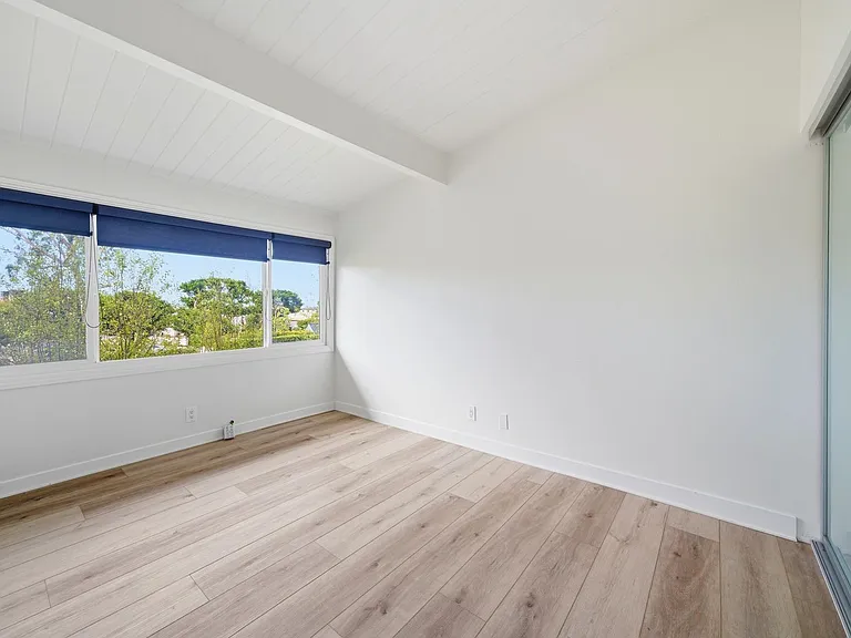 4200 Shorecrest — Photo 11