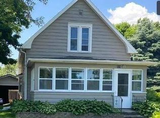 315 Summit St, Center Point, IA 52213