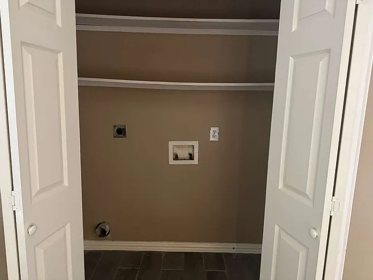 844 Brockden Dr — Photo 7
