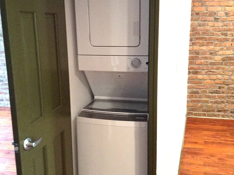 28 Croton Ave #3 — Photo 8