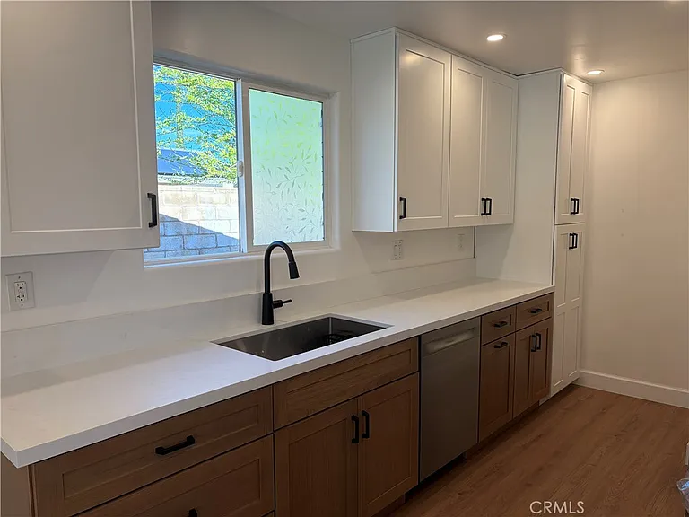 22809 Gault St — Photo 1