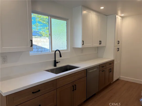 7099 Fallbrook Ave, West Hills, CA 91307