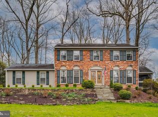 723 Forest Park Rd, Great Falls, VA 22066