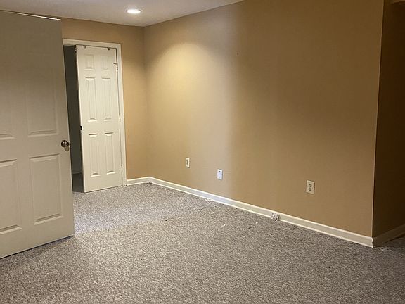 5th image of 305 N Old Dominion Ln