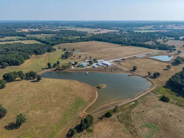 28051 Peoria Dr, Lebanon, MO 65536