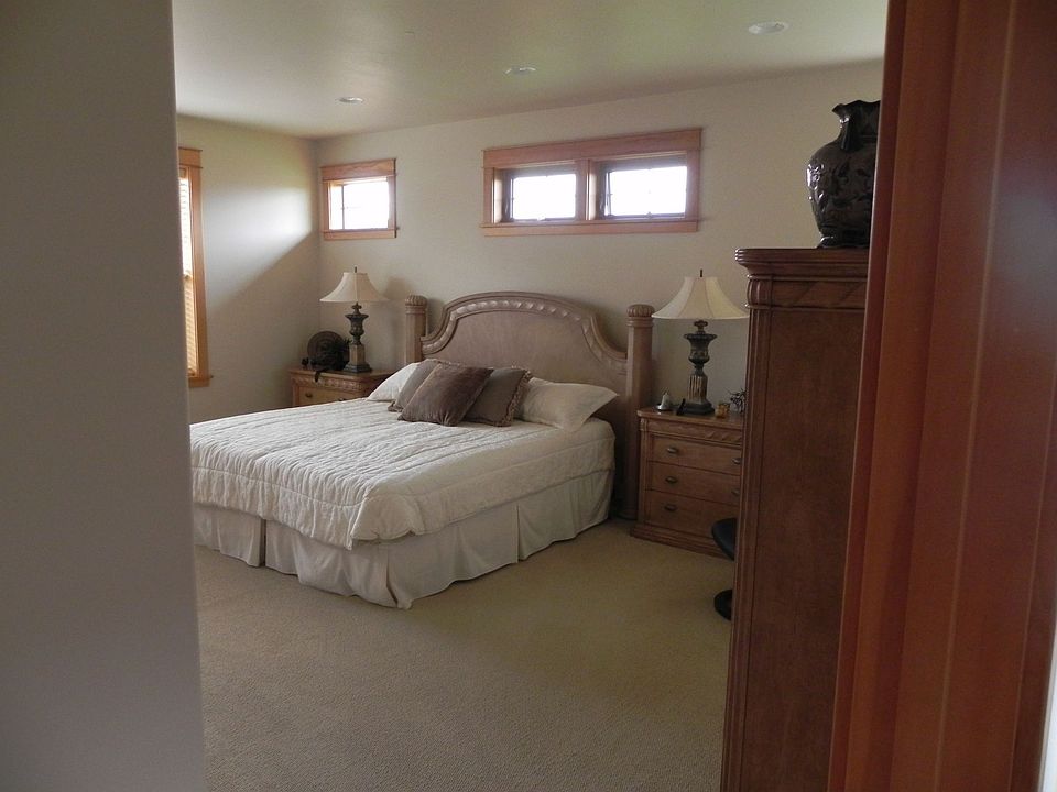 2nd image of 1744 Pine St