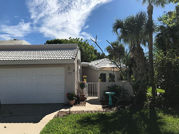 2nd image of 407 La Costa St