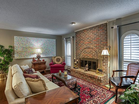 3rd image of 6837 Anglebluff Cir