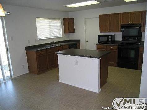 4th image of 123 Lauren Ln