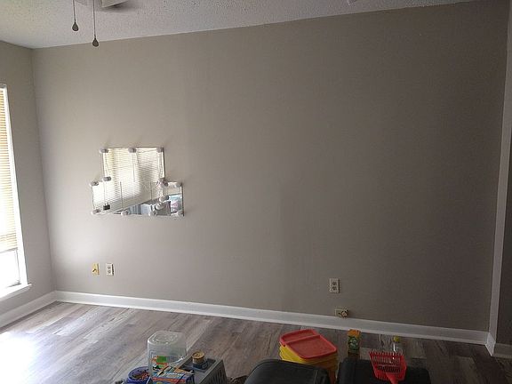 2nd image of 365 Park Dr