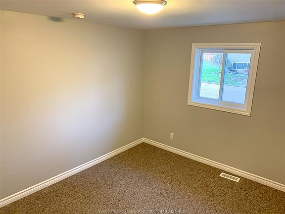 5th image of 299 Erieview Dr