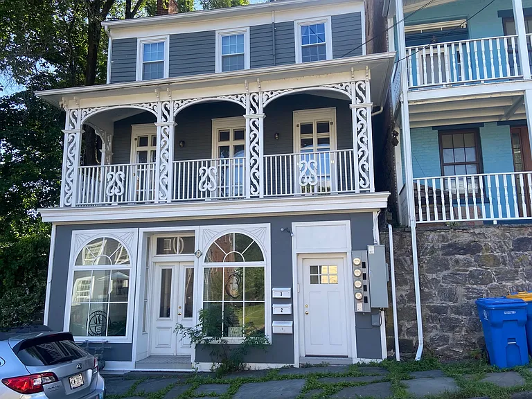 9 Hone St #3 — Photo 1