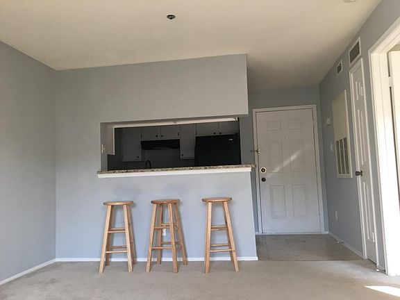 2nd image of 3313 Wyndham Cres #3210