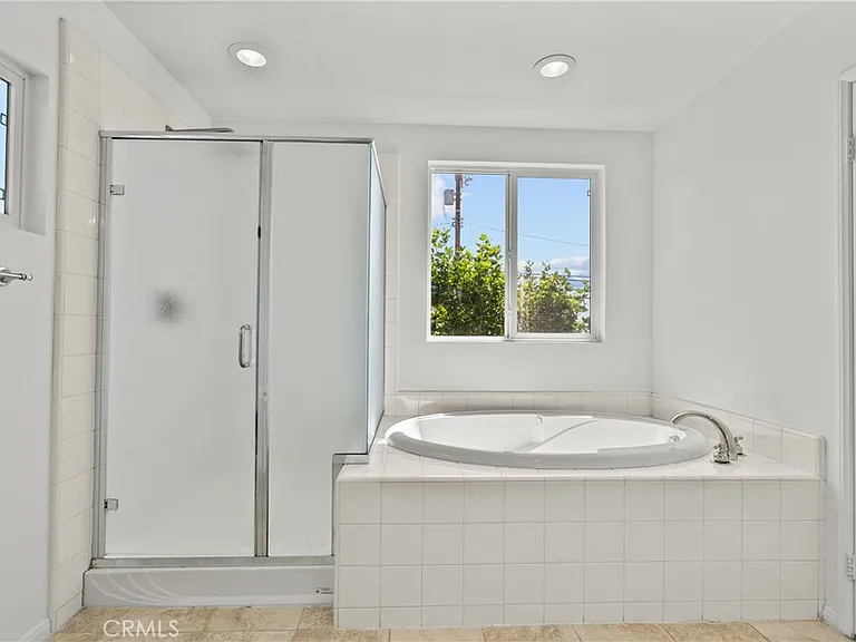 9427 Lemona Ave #20 — Photo 22