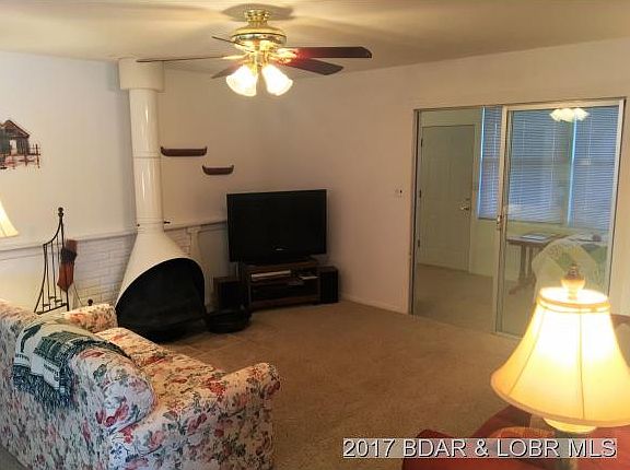 5th image of 206 Elm Ln