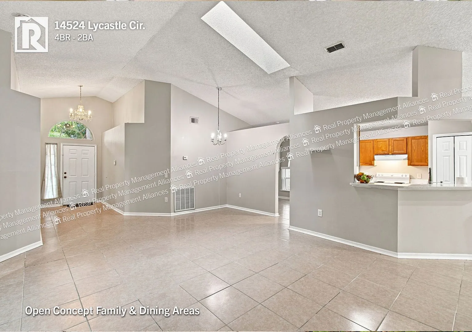 Bright & Spacious 4 Bedroom Ranch in Stonemeade - Pet Friendly — Photo 3