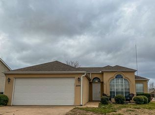 2100 S B St, Rogers, AR 72758