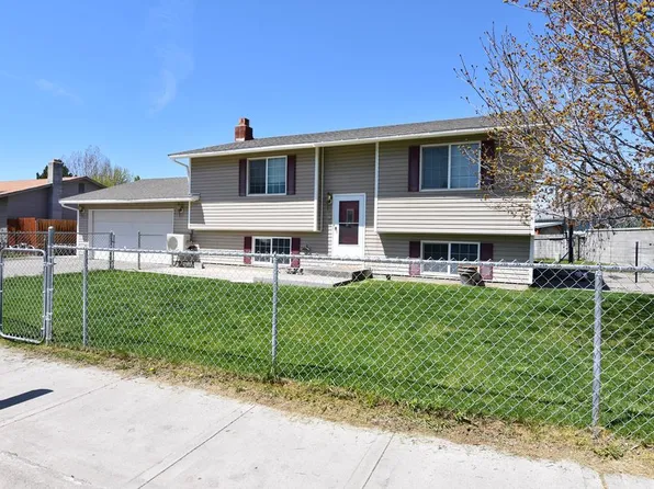 155 Hummingbird Ln, Shelley, ID 83274