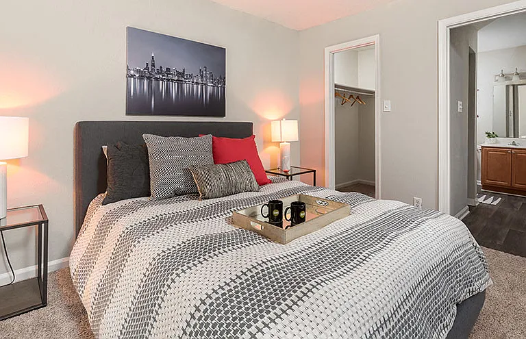 Broadmoor Apartments — Photo 19
