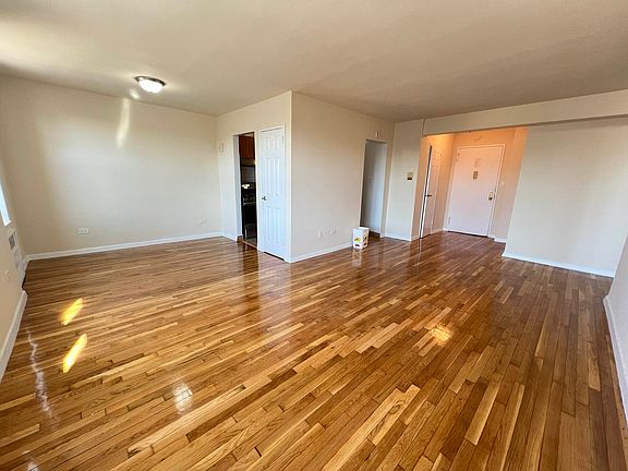 4th image of 3324 Parsons Blvd APT 6A