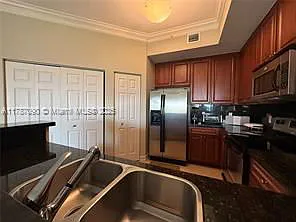 2 bed, 2.5 bath, 1355 sqft, $3,000 — Photo 3