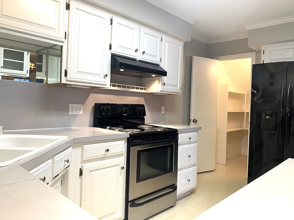 111 Fox Run Pl #A