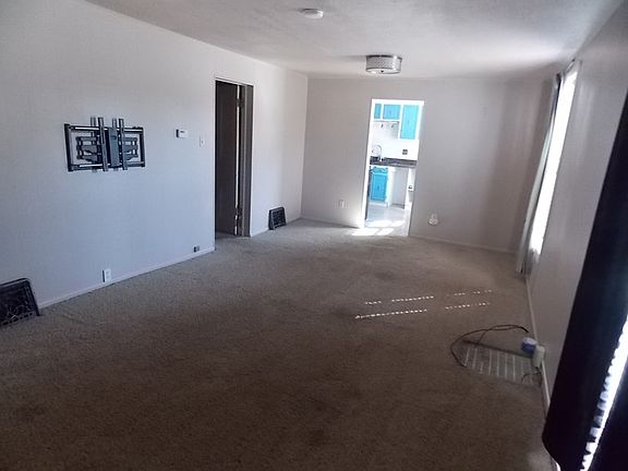 3rd image of 323 W Montana St