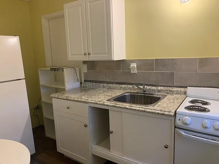 8457 Southampton Dr — Photo 1
