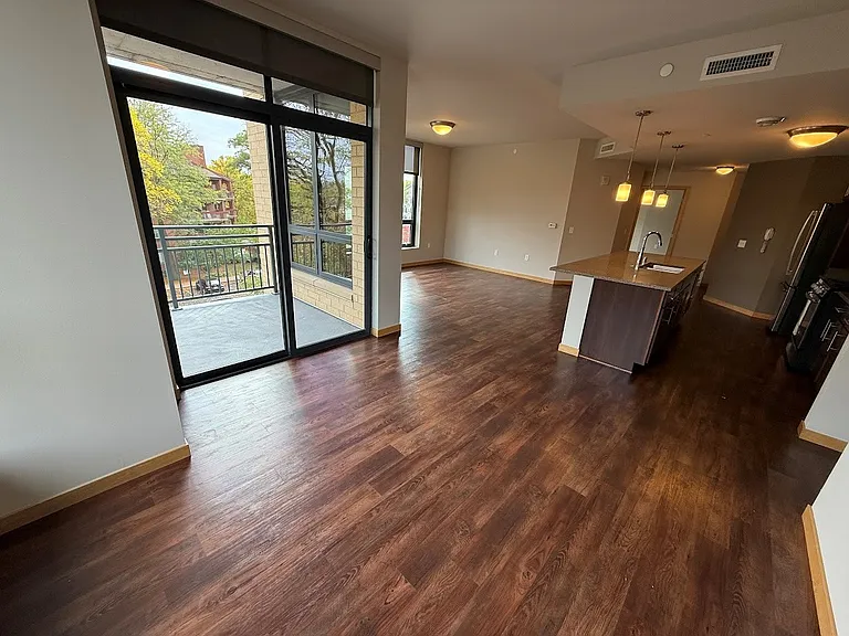 Venture Luxury High Rise — Photo 168