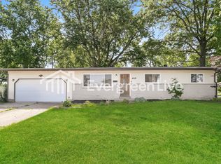 1520 Bluff Dr, Florissant, MO 63031